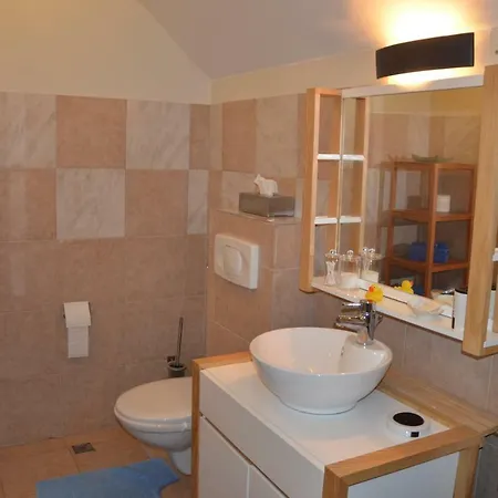 Dom wakacyjny Le De La Gentilhommiere Du Chateau De Ragnies. Lyree