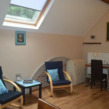 Le De La Gentilhommiere Du Chateau De Ragnies. Lyree