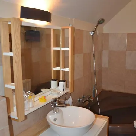 Le De La Gentilhommiere Du Chateau De Ragnies. *