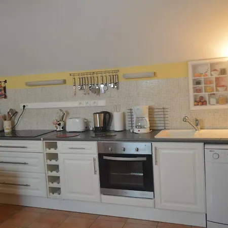 Le De La Gentilhommiere Du Chateau De Ragnies. Ferienhaus Lyree