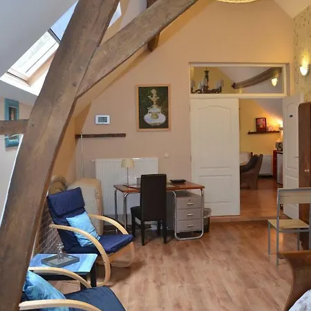 Dom wakacyjny Le De La Gentilhommiere Du Chateau De Ragnies. *